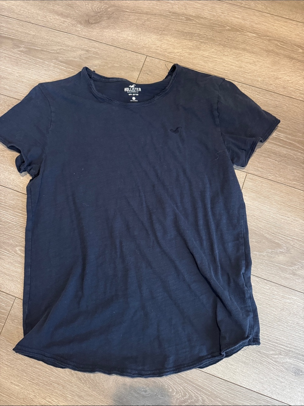 Hollister Short Sleeve Crew Tee in Navy Blue